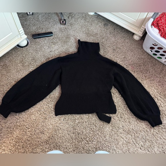 Buckled Open-Back Sweater - Picture 2 of 4